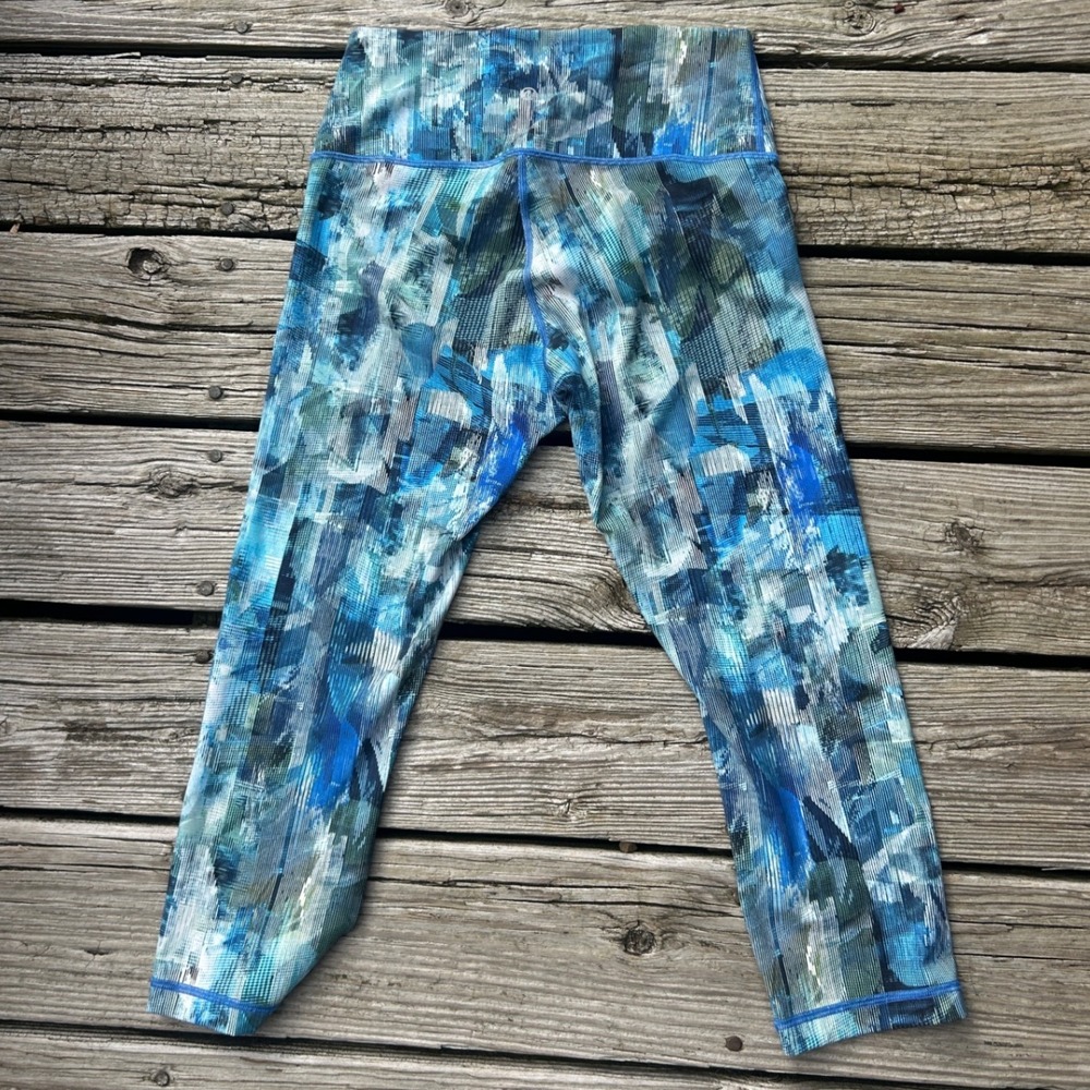 Lululemon Wunder Under High Rise Crop Leggings Blue Abstract Print Luxtreme 19in